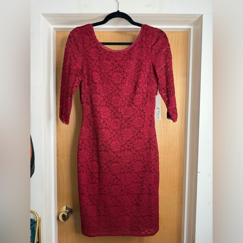NWT! Eliza J. Red Lace Dress with Lining - Elbow Length Sleeves. Size: 4